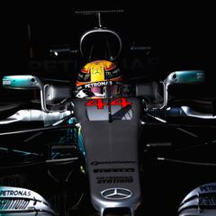 Hamilton elogia el trabajo en equipo de Mercedes