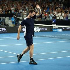 Becker recomienda a Murray operarse para evitar la retirada