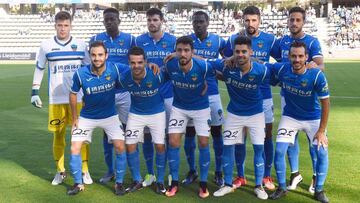 El Lleida jugó de azul por imperativo de la RFEF.