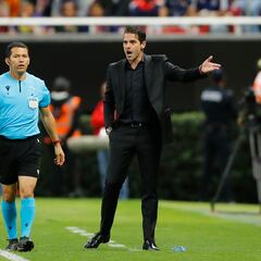 Fernando Gago pide a Chivas jugar con más autoridad