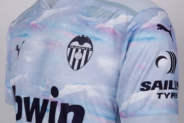 As¨ª son las nuevas equipaciones del Valencia para la 20-21