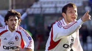 <b>DUDAS.</B> Javi Moreno aún no sabe dónde jugará la próxima temporada.