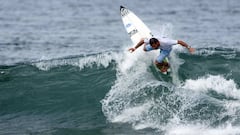 Leyendas sudamericanas de surf competirán en olas del desierto florido