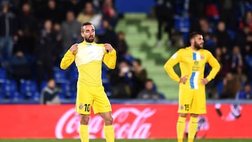 GETAFE, SPAIN - DECEMBER 01:  Sergi Darder of RCD Espanyol looks dejected as his team concede a second goal during the La Liga match between Getafe CF and RCD Espanyol at Coliseum Alfonso Perez on December 1, 2018 in Getafe, Spain.  (Photo by Denis Doyle/