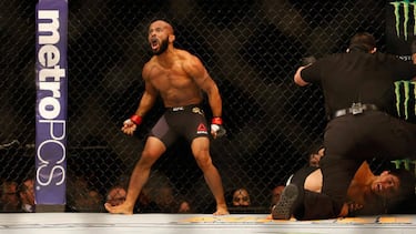 Demetrious Johnson vence a un rival que pesaba 45 kgs. más que él