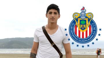 Univision: Alan Pulido ya es jugador de Chivas