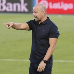 Paco López: "Las opciones de que Campaña se quede son altas"