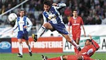 <B>FUTURO INCIERTO</B>. El centrocampista zurdo no sabe dónde jugará la próxima temporada.