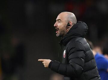 Soccer Football - International Friendly - Ireland v Qatar - Aviva Stadium, Dublin, Ireland - October 12, 2021 Qatar coach Felix Sanchez REUTERS/Clodagh Kilcoyne