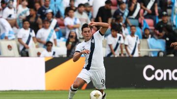 Jun 24, 2025; Houston, Texas, USA; Guatemala forward Rubio Rubin (9) dribbles the ball during the first half against Guadeloupe during a group stage match of the 2025 Gold Cup at Shell Energy Stadium. Mandatory Credit: Troy Taormina-Imagn Images