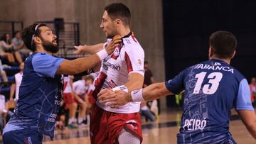 Imagen de un partido de Liga ASOBAL entre el Balonmano Logro&ntilde;o La Rioja y el Frigor&iacute;ficos Morrazo de Cangas.