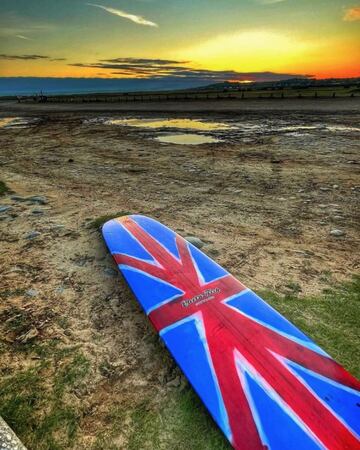 El post de homenaje a la difunta reina por parte del Museo del Surf Británico.