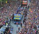 Medio millón de culés salen a la calle para celebrar la Liga