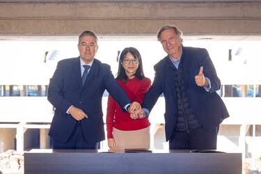 Vuelven las máquinas al nuevo Mestalla