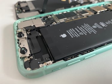 Europa fuerza a los fabricantes de móviles a que vuelvan las tapas extraíbles