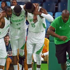 Malas noticias para el Barcelona: Lawal, operado de la rodilla