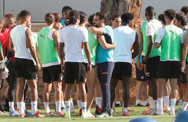 Guedes también recibió su dosis de cairño