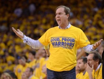 El dueño de los Warriors, Joe Lacob, terminó enfadado con la actuación arbitral.