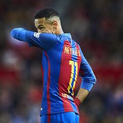 Neymar, advertido, puede forzar la tarjeta contra el Málaga