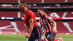 Luis Su&aacute;rez celebra su gol a Osasuna.