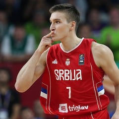 Un Bogdan Bogdanovic mágico mete a Serbia en la final