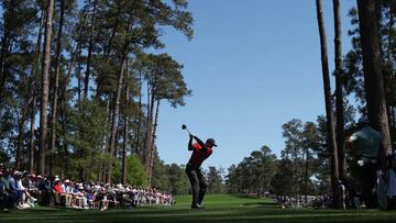 Tiger Woods commits to playing at St. Andrews in July