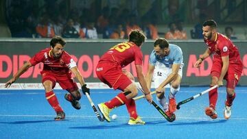 España no puede en su debut con la campeona olímpica