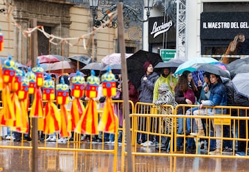 Este mircoles, 19 de marzo y da de San Jos, se celebrar el emocionante "Da de la Crem" en las Fallas de Valencia, donde ms de 700 monumentos que los artistas falleros han levantado por toda la ciudad ardern en un espectculo impresionante. Marcando el broche de oro de la fiesta ms emblemtica de Valencia y una de las ms multitudinarias de toda Espa?a. La noche se iluminar con fuegos artificiales.