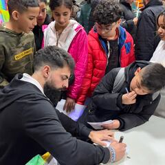 Asier Villalibre y Carlos Protesoni visitan a los más pobres