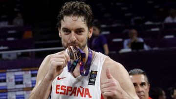 Pau Gasol, con la medalla de bronce conquistada en el Eurobasket de 2017.