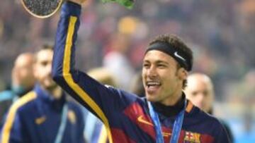 Neymar, con el título del Mundial de Clubes.