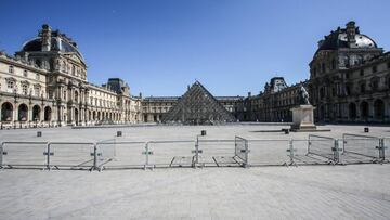 La Plaza del Louvre, en París.