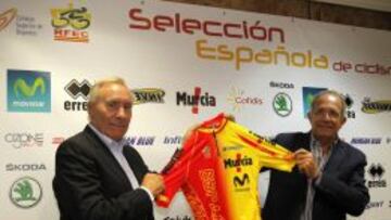 Javier M&iacute;nguez y L&oacute;pez Cerr&oacute;n, con el maillot de la Selecci&oacute;n.