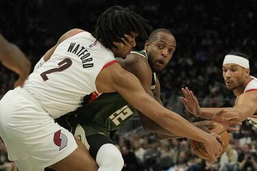 Cambio de piezas en Portland para Lillard