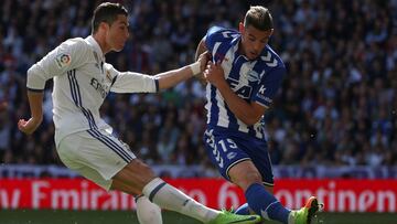 Cristiano Ronaldo y Theo Hernandez 