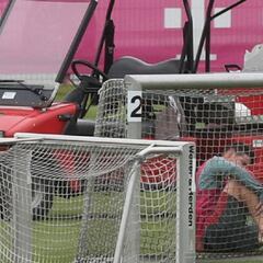 James abandona práctica por fuerte choque con un juvenil