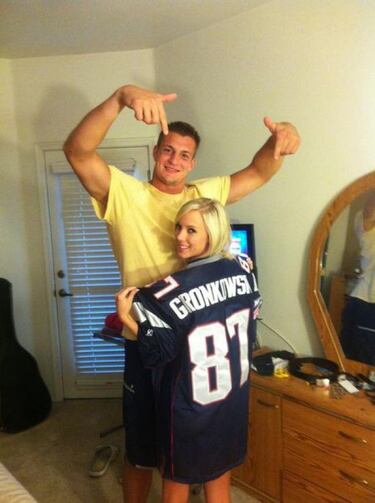 SuperBowl XLVI: WAGs