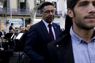 El presidente del FC Barcelona, Josep Maria Bartomeu, llegando a la ofrenda floral del monumento a Rafael Casanova durante la Diada 2017.