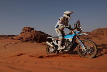 Carlos López, del Pedrega Team, en acción durante la cuarta etapa. 