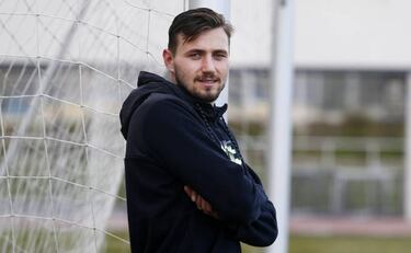 Dimitrievski: “Oblak le da mucho al Atleti, siempre sabe qué hacer”