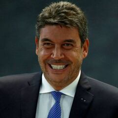 Arturo Elías Ayub alentó a los Pumas con la Rebel