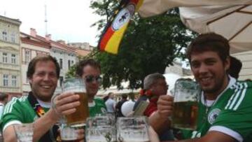 Alemania tiene la llave del grupo y la escoba a punto