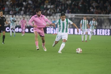 Aprobados y suspensos del C¨®rdoba-Eldense: Nunca es tarde para la dicha