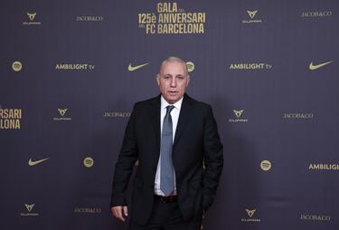 El exjugador de fútbol Hristo Stoichkov en la alfombra roja del Gran Teatro del Liceu.