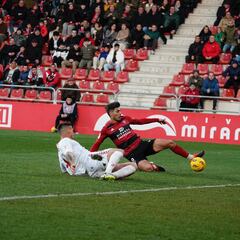 Carlos Martín anota un doblete y sigue de dulce