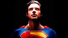 David Corenswet, el nuevo Superman, se deja ver con su notable cambio físico y su look de Clark Kent