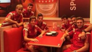 Varios integrantes de la Sub-21 antes de viajar a Hungría.