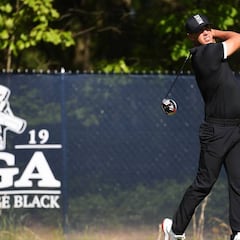 Koepka pone un muro de siete golpes a sus rivales en el PGA