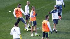 Buen ambiente en el entrenamiento del Madrid