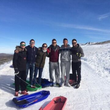 Carvajal, jugador del cuadro blanco, aprovechó de ir a la nieve.